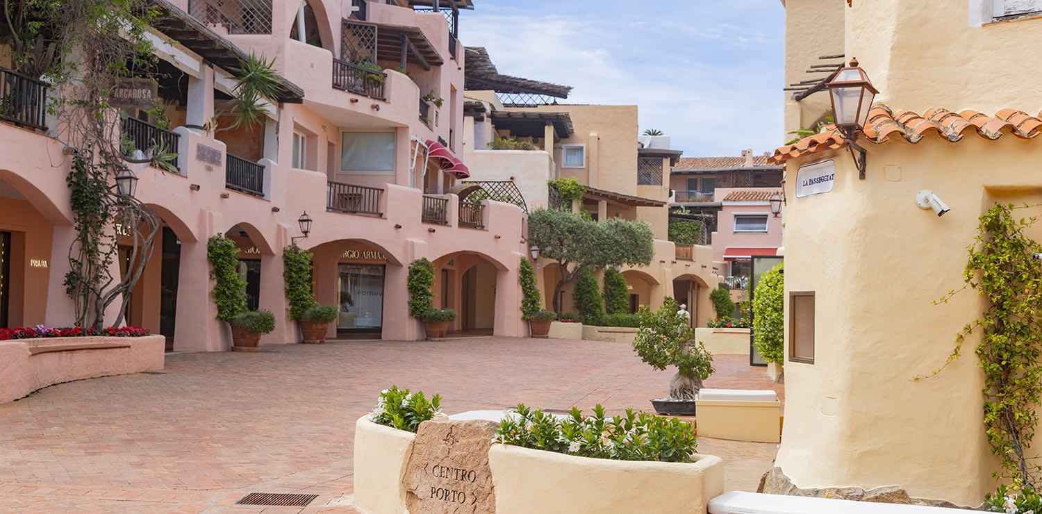 Piazzetta di Porto Cervo (ph. Dario Garofalo)