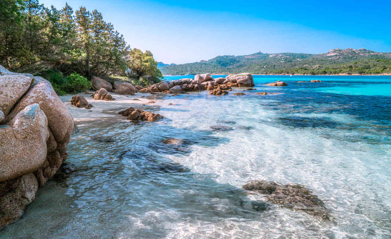 Cala di Volpe, l\'arte dipinta dalla natura