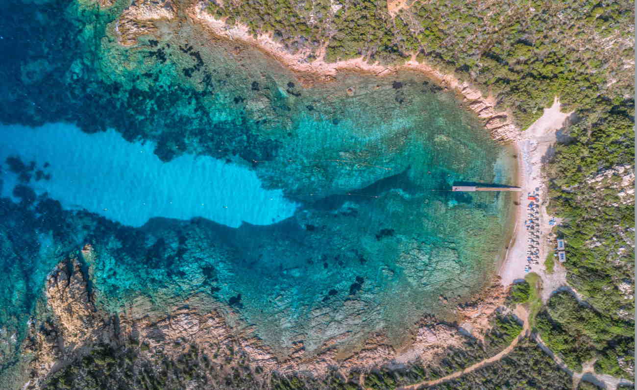 Spiaggia del Cervo, un gioiello immerso nella natura più incontaminata