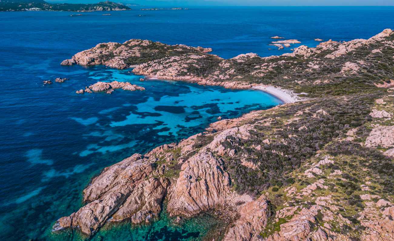 Le isole fatate che vegliano sulla Costa Smeralda