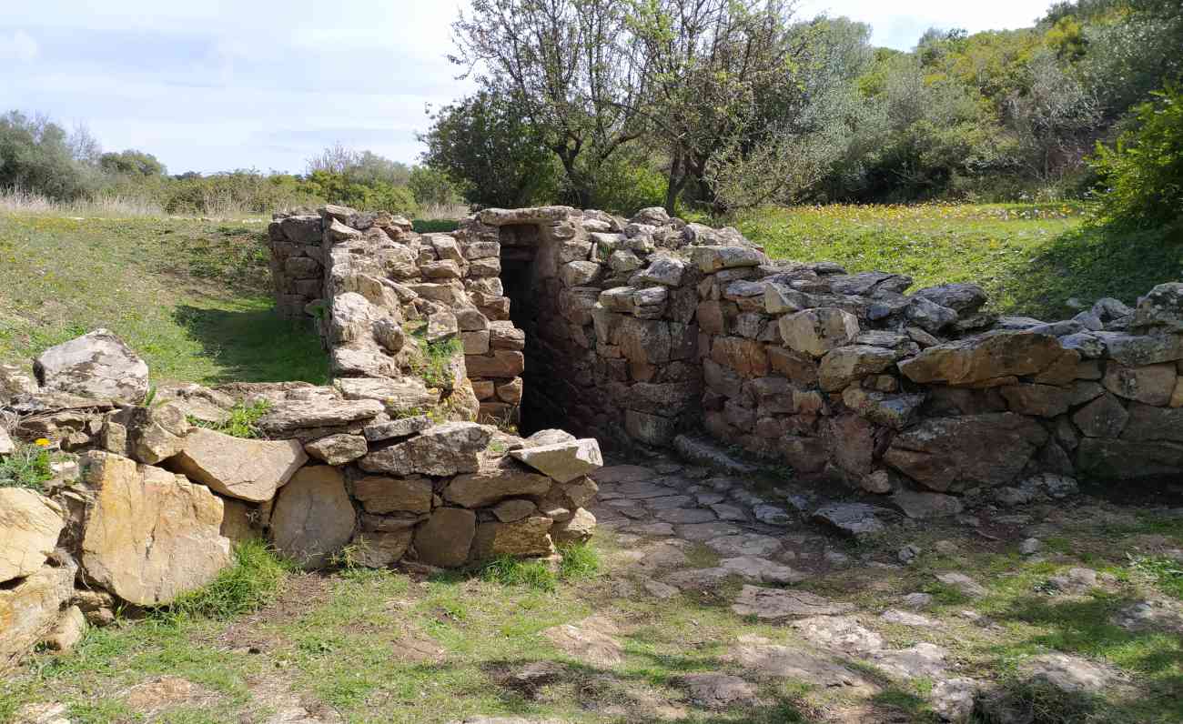 Il fascino dei pozzi sacri: a Olbia c’è quello di Sa Testa