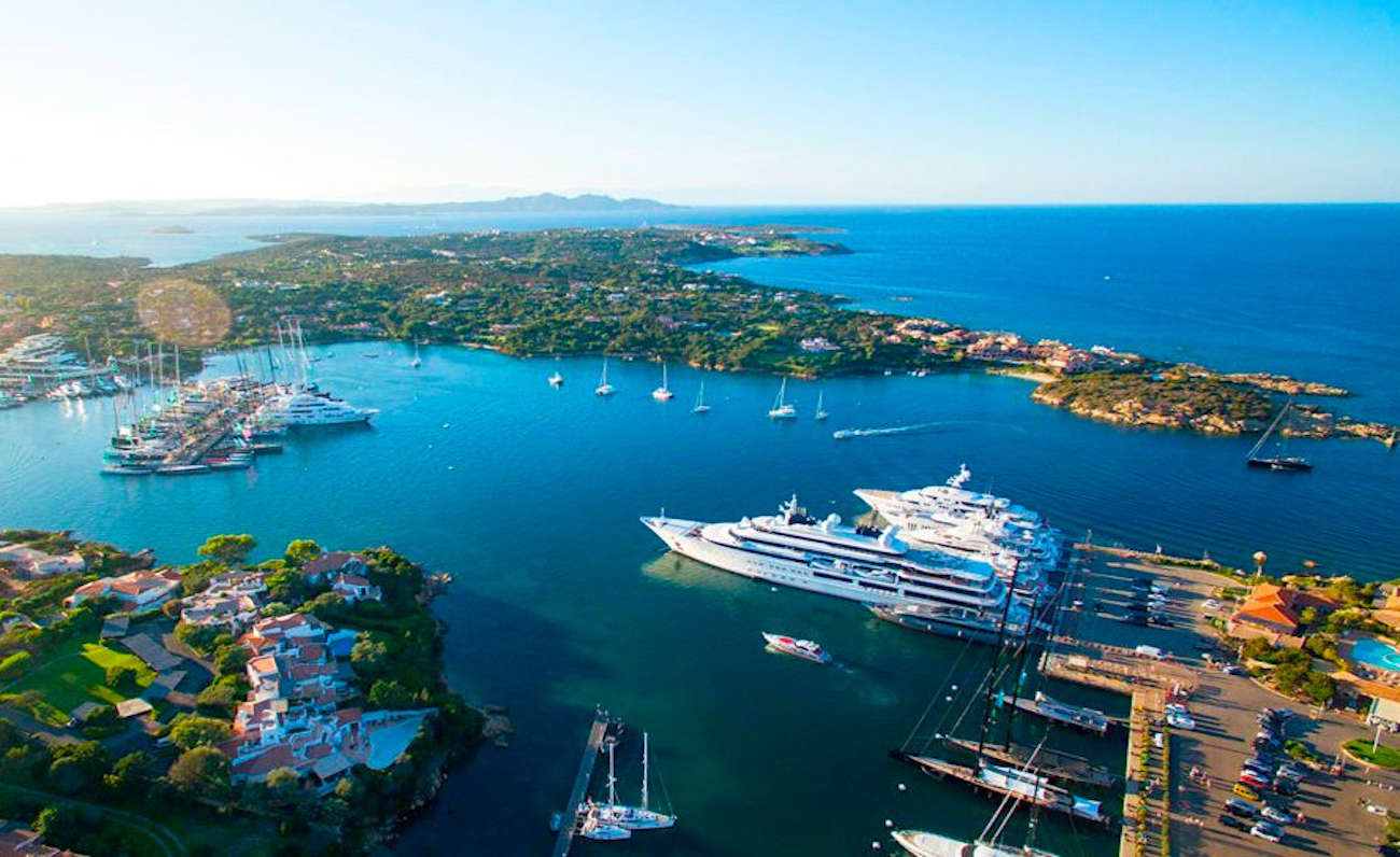 Alla Marina di Porto Cervo arrivano i cestini che puliscono il mare