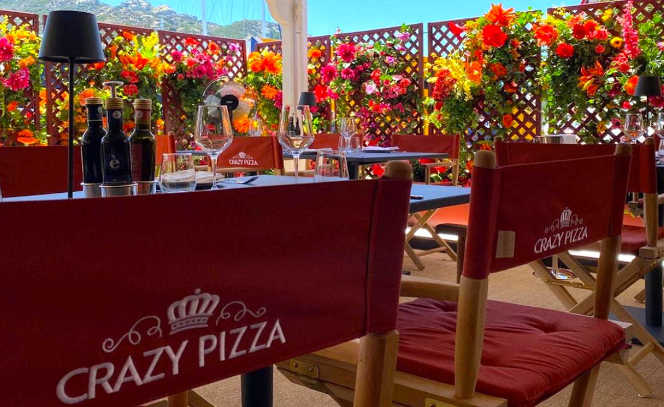 In Costa Smeralda i gustosi piatti di Crazy Pizza