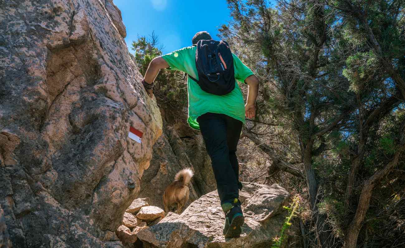 Quando la Costa Smeralda si scopre a piedi