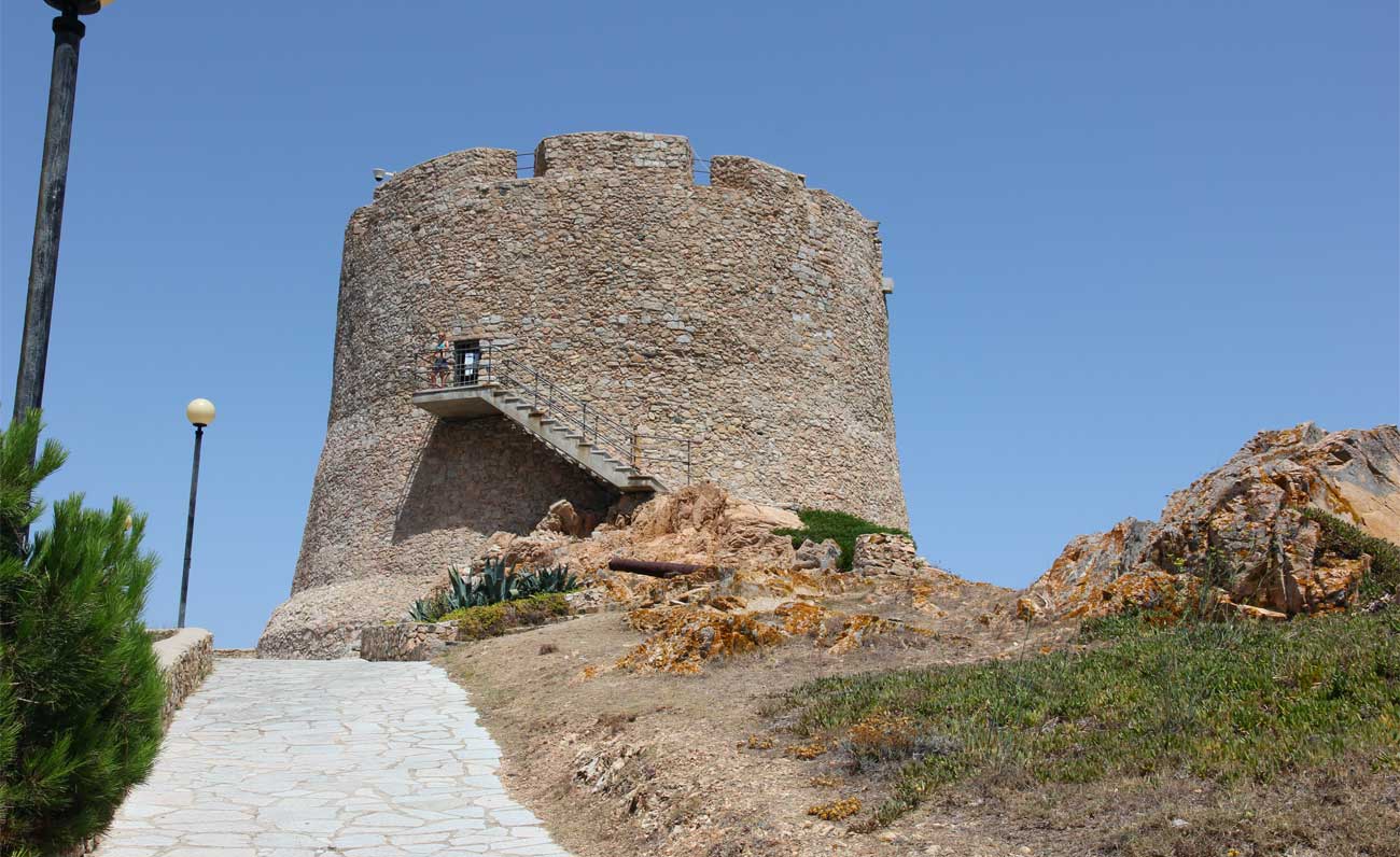 Torre di Longonsardo, la guardia della storia