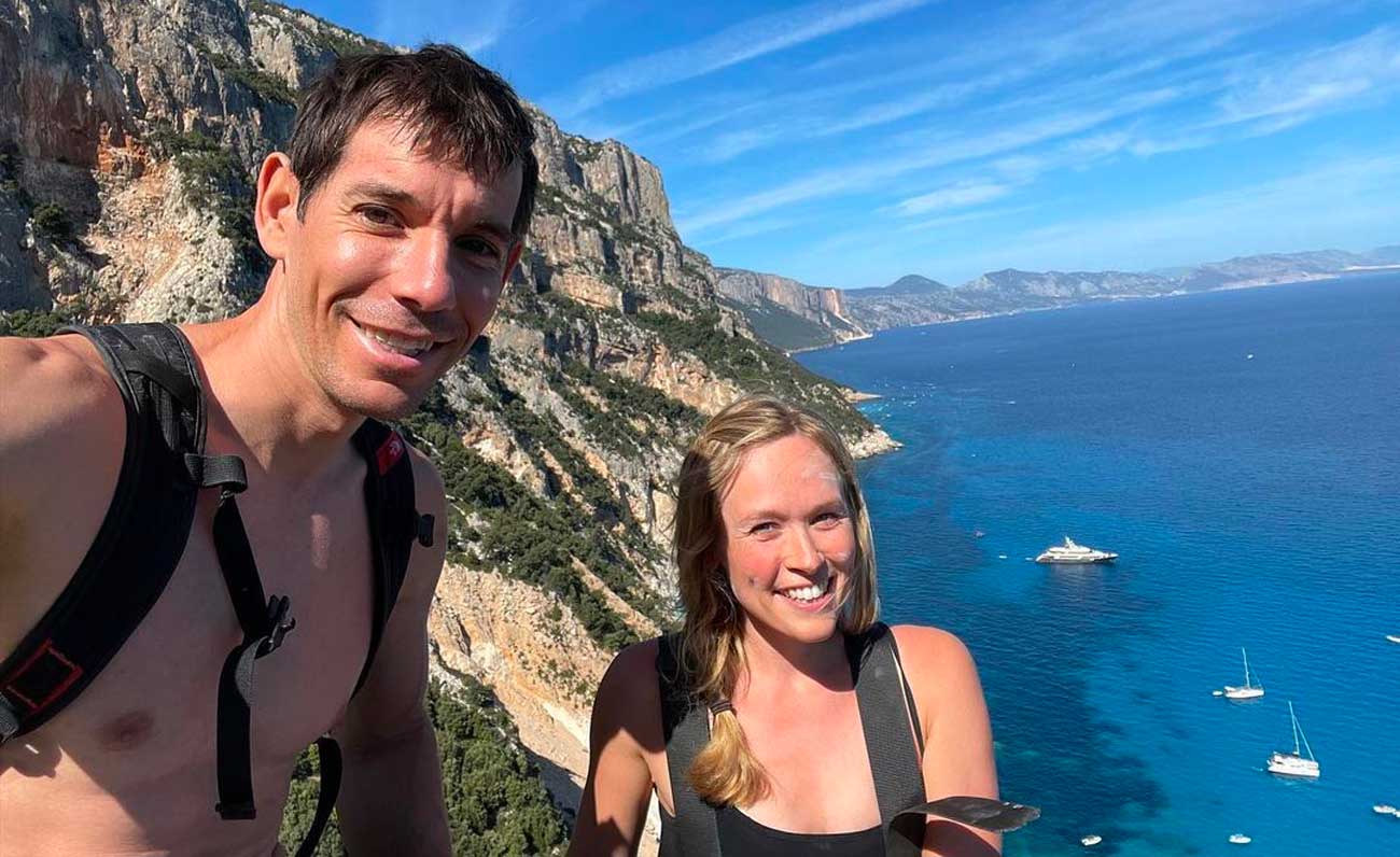 Alex Honnold, il re dell’arrampicata scopre la Sardegna