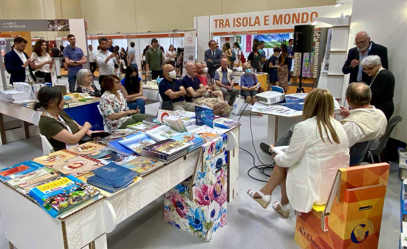 Grande apprezzamento per la letteratura sarda al Salone del Libro di Torino